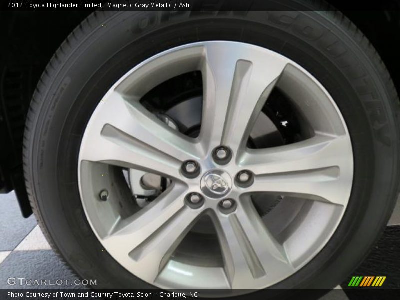 Magnetic Gray Metallic / Ash 2012 Toyota Highlander Limited