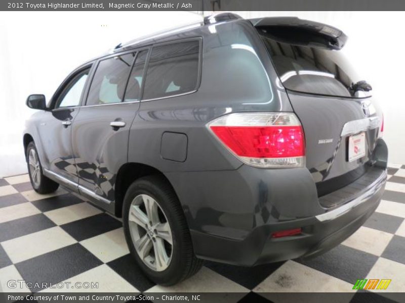 Magnetic Gray Metallic / Ash 2012 Toyota Highlander Limited
