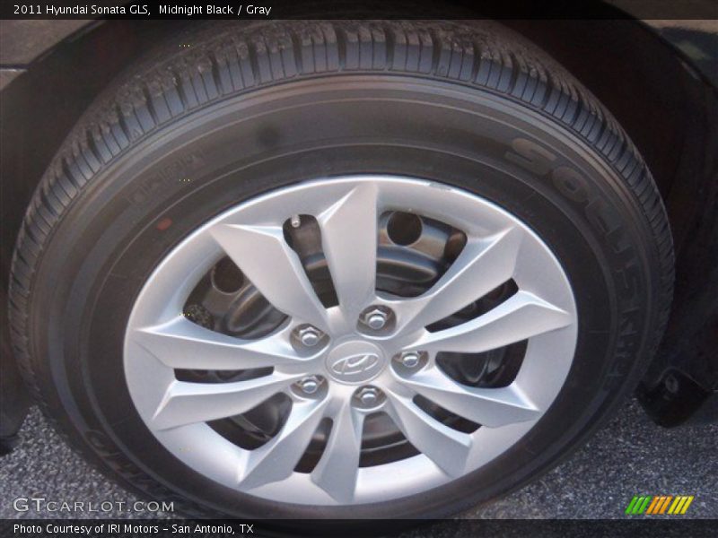 Midnight Black / Gray 2011 Hyundai Sonata GLS