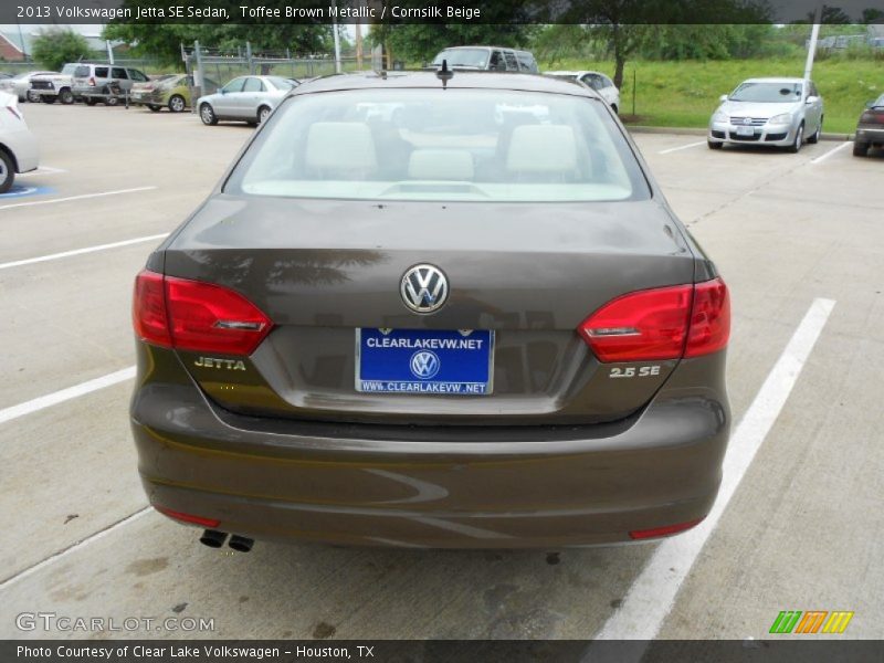 Toffee Brown Metallic / Cornsilk Beige 2013 Volkswagen Jetta SE Sedan