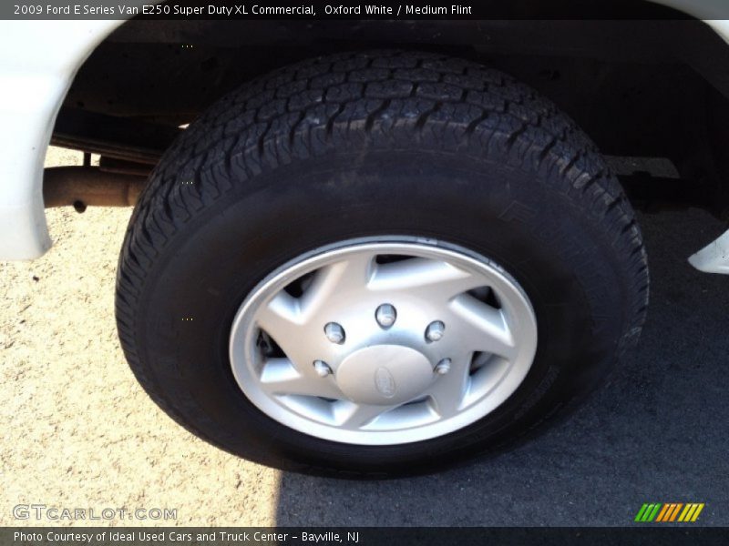 Oxford White / Medium Flint 2009 Ford E Series Van E250 Super Duty XL Commercial
