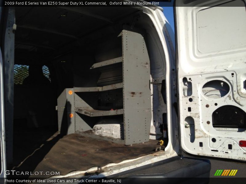Oxford White / Medium Flint 2009 Ford E Series Van E250 Super Duty XL Commercial