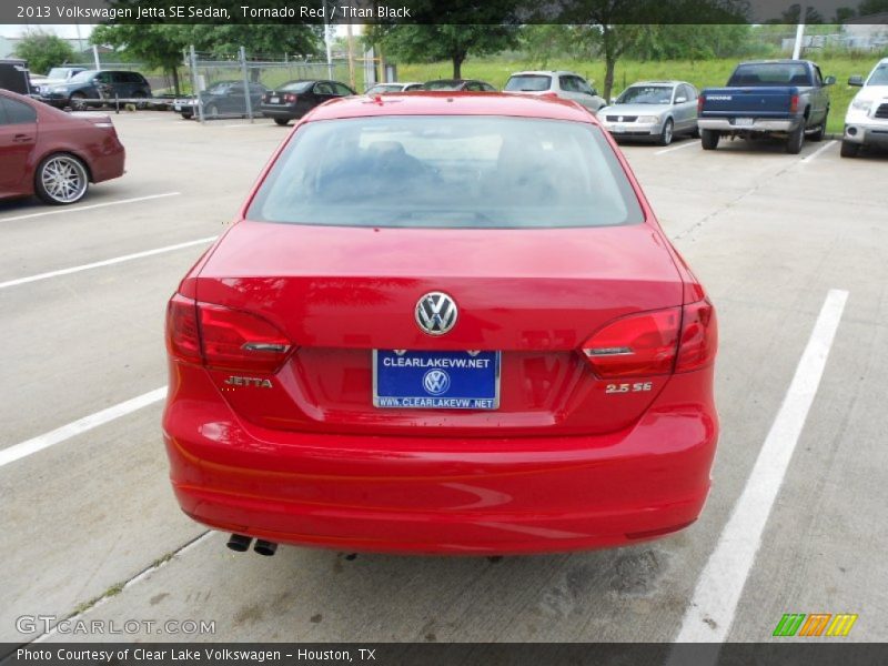 Tornado Red / Titan Black 2013 Volkswagen Jetta SE Sedan
