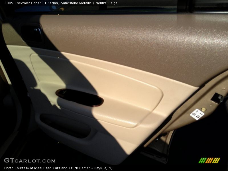 Sandstone Metallic / Neutral Beige 2005 Chevrolet Cobalt LT Sedan