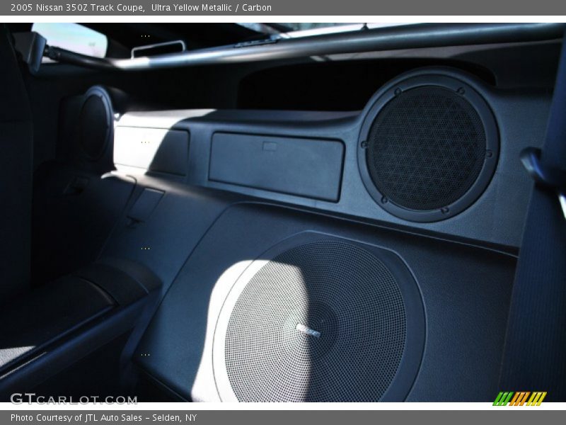 Ultra Yellow Metallic / Carbon 2005 Nissan 350Z Track Coupe