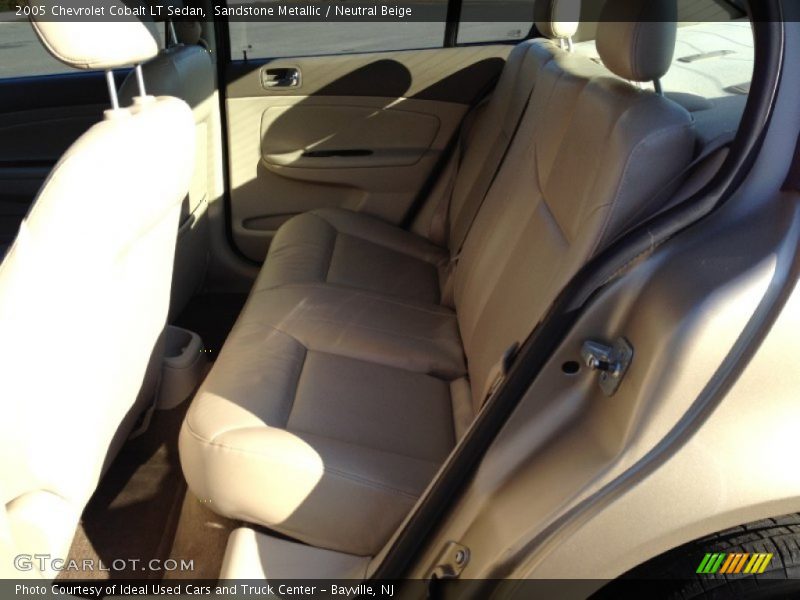 Sandstone Metallic / Neutral Beige 2005 Chevrolet Cobalt LT Sedan