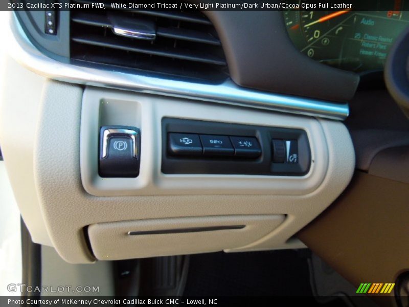 Controls of 2013 XTS Platinum FWD
