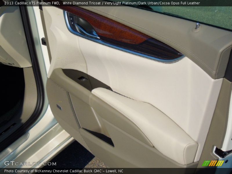 White Diamond Tricoat / Very Light Platinum/Dark Urban/Cocoa Opus Full Leather 2013 Cadillac XTS Platinum FWD