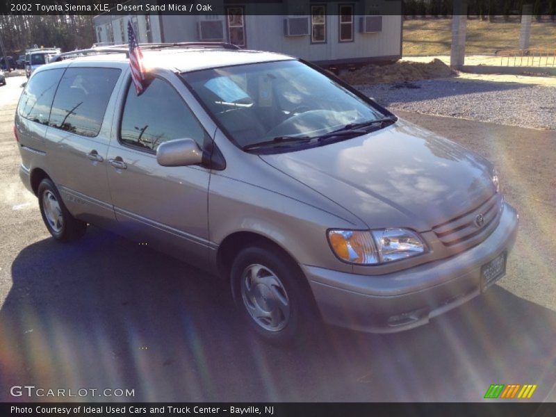 Desert Sand Mica / Oak 2002 Toyota Sienna XLE