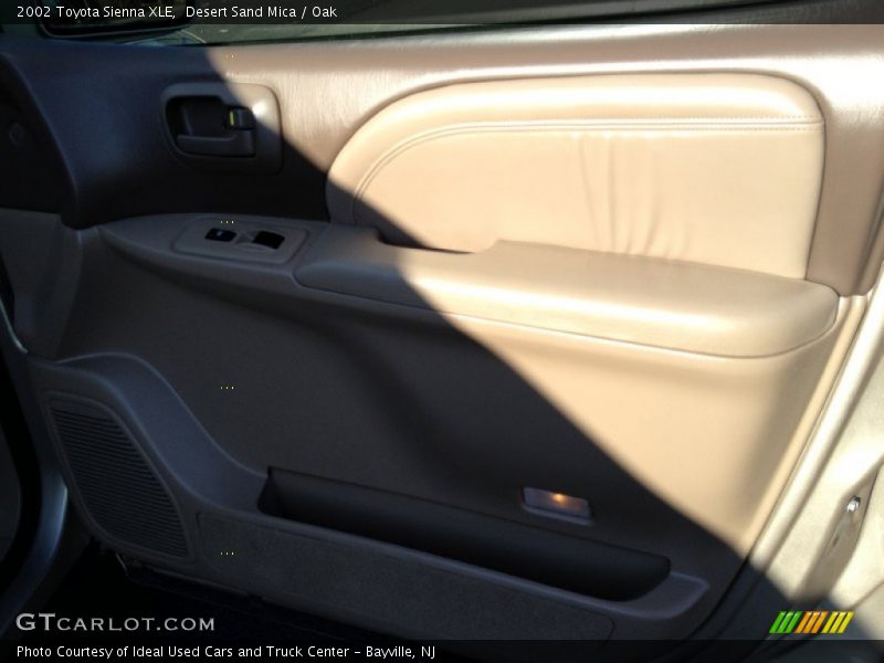 Desert Sand Mica / Oak 2002 Toyota Sienna XLE