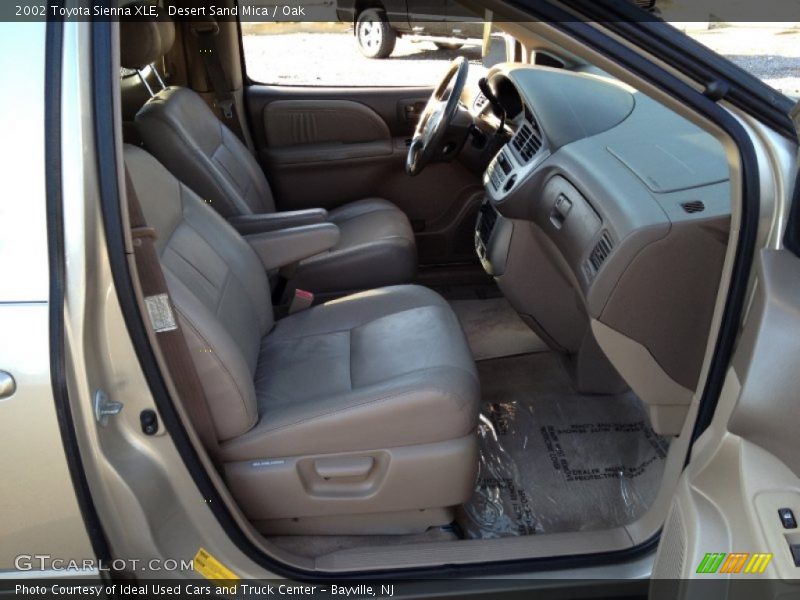 Desert Sand Mica / Oak 2002 Toyota Sienna XLE