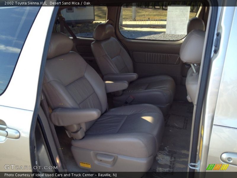 Desert Sand Mica / Oak 2002 Toyota Sienna XLE