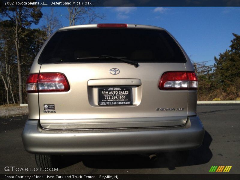 Desert Sand Mica / Oak 2002 Toyota Sienna XLE