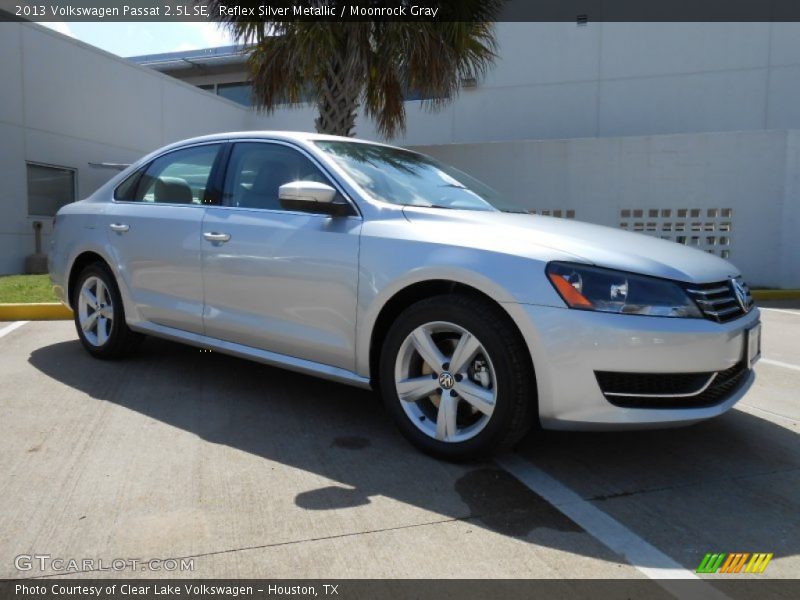 Reflex Silver Metallic / Moonrock Gray 2013 Volkswagen Passat 2.5L SE