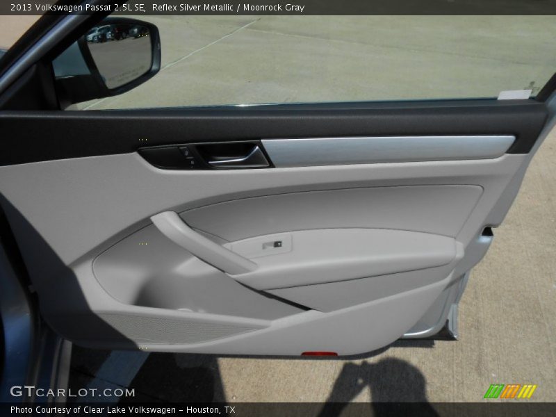 Reflex Silver Metallic / Moonrock Gray 2013 Volkswagen Passat 2.5L SE