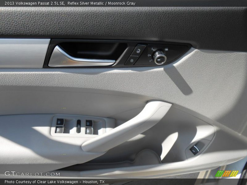 Reflex Silver Metallic / Moonrock Gray 2013 Volkswagen Passat 2.5L SE
