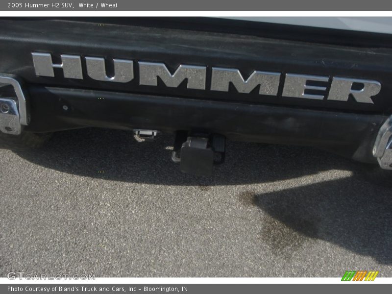 White / Wheat 2005 Hummer H2 SUV