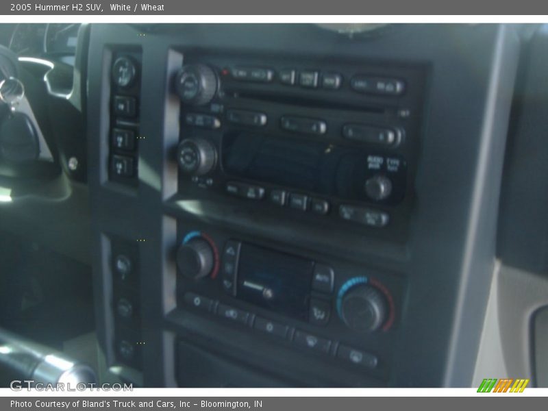 White / Wheat 2005 Hummer H2 SUV