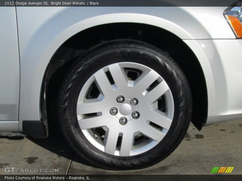 Bright Silver Metallic / Black 2012 Dodge Avenger SE