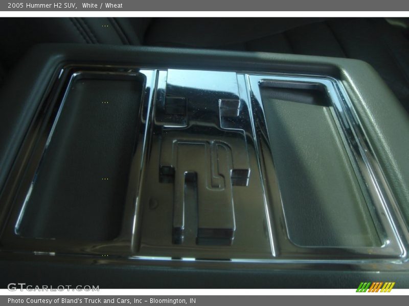 White / Wheat 2005 Hummer H2 SUV