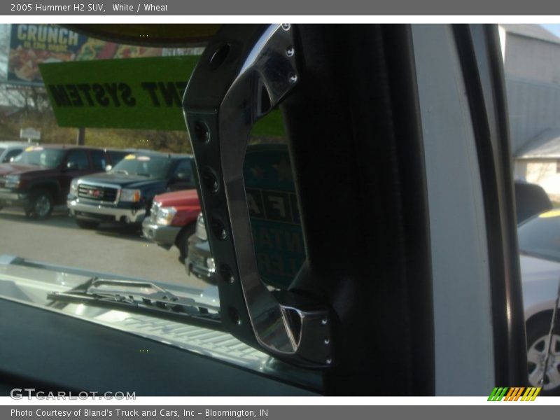 White / Wheat 2005 Hummer H2 SUV
