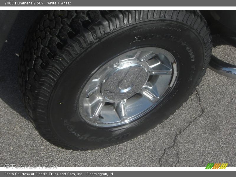 White / Wheat 2005 Hummer H2 SUV