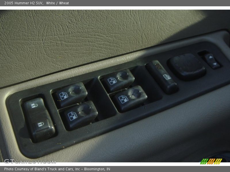 White / Wheat 2005 Hummer H2 SUV