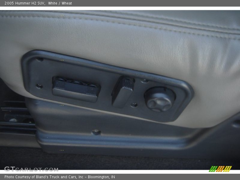 White / Wheat 2005 Hummer H2 SUV