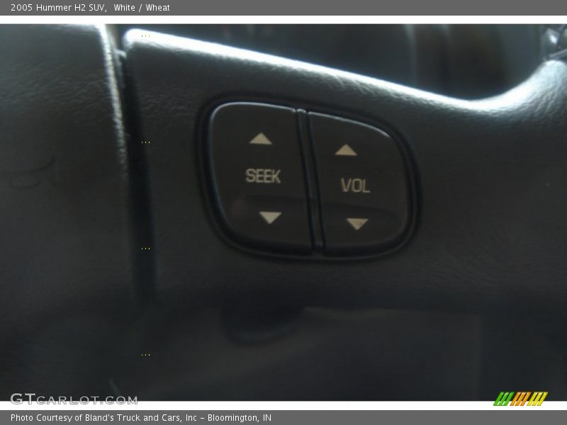 White / Wheat 2005 Hummer H2 SUV