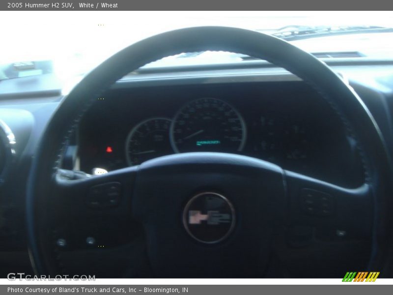 White / Wheat 2005 Hummer H2 SUV