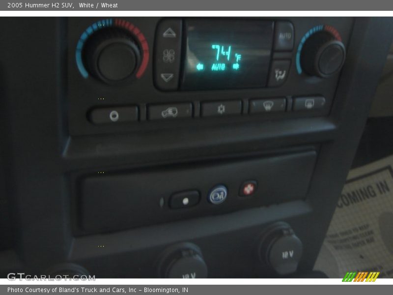 White / Wheat 2005 Hummer H2 SUV