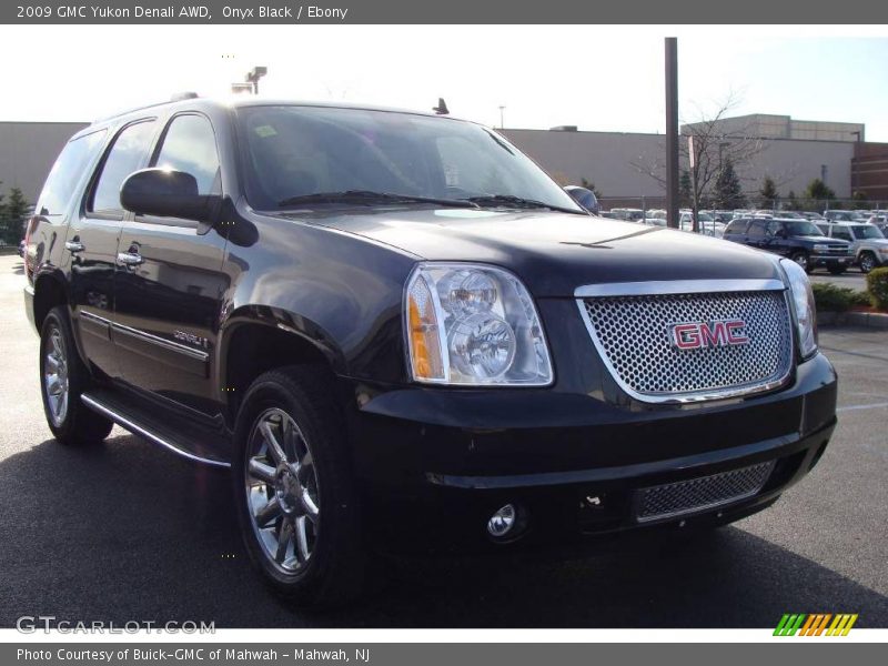 Onyx Black / Ebony 2009 GMC Yukon Denali AWD