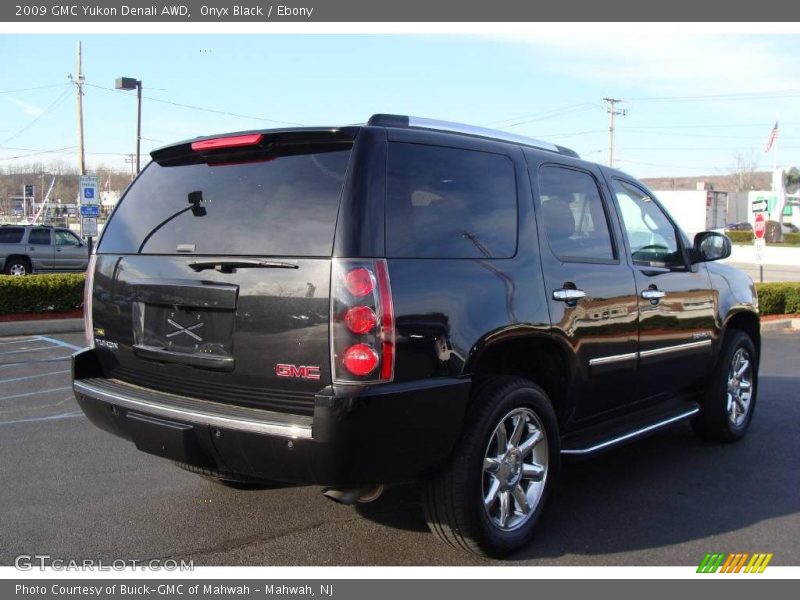 Onyx Black / Ebony 2009 GMC Yukon Denali AWD