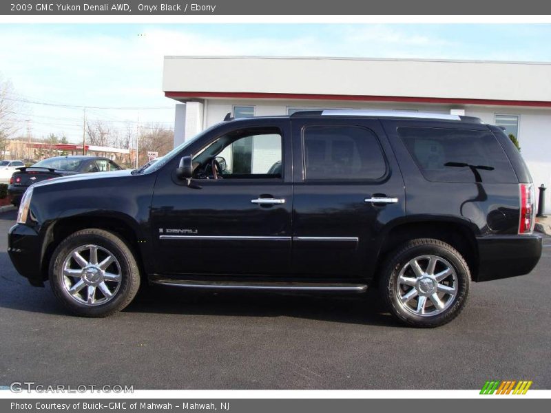 Onyx Black / Ebony 2009 GMC Yukon Denali AWD