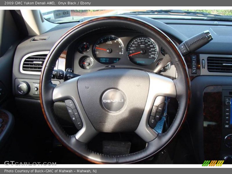 Onyx Black / Ebony 2009 GMC Yukon Denali AWD