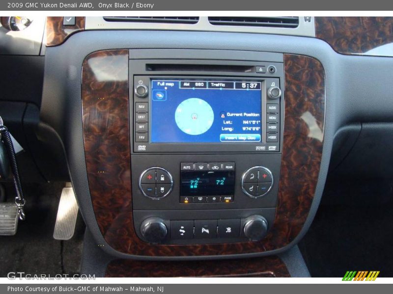Onyx Black / Ebony 2009 GMC Yukon Denali AWD