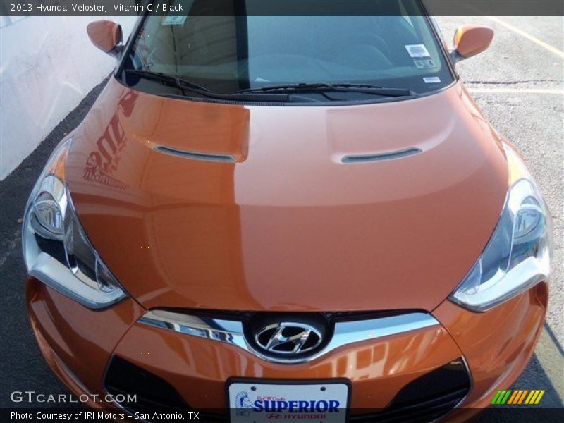 Vitamin C / Black 2013 Hyundai Veloster