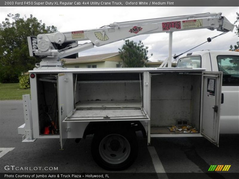 Oxford White / Medium Flint 2003 Ford F450 Super Duty XL Regular Cab 4x4 Utility Crane Truck
