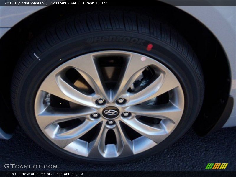 Iridescent Silver Blue Pearl / Black 2013 Hyundai Sonata SE