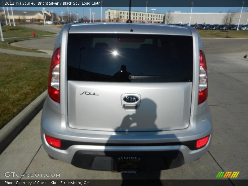Bright Silver / Black Soul Logo Cloth 2012 Kia Soul +