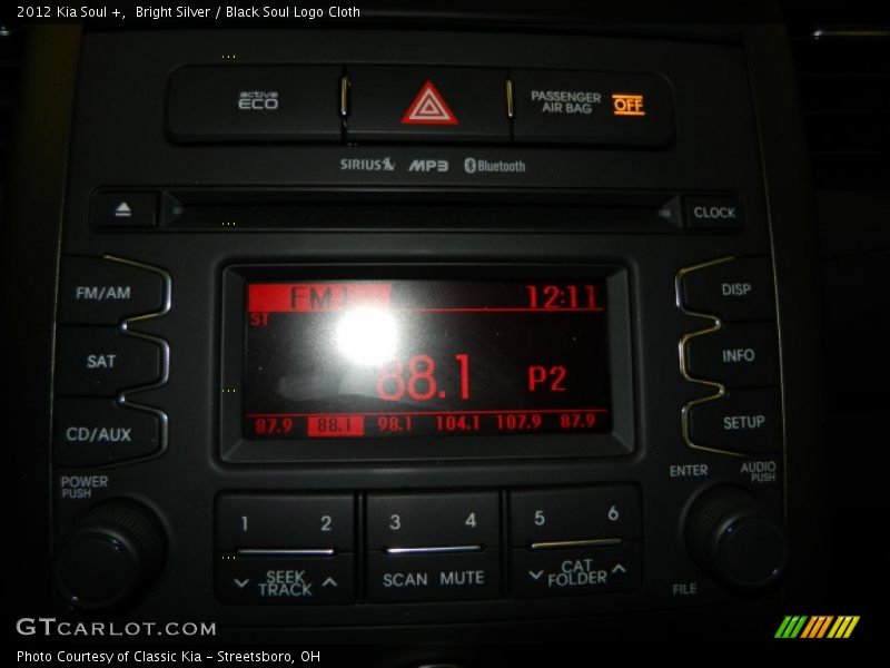 Bright Silver / Black Soul Logo Cloth 2012 Kia Soul +