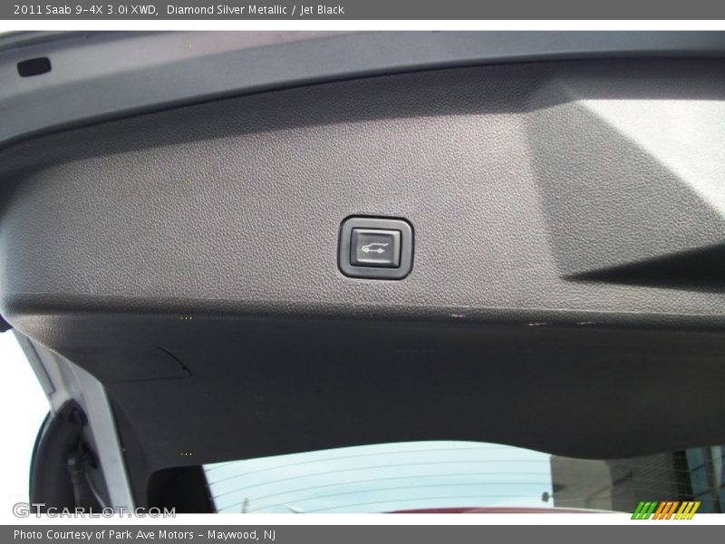 Diamond Silver Metallic / Jet Black 2011 Saab 9-4X 3.0i XWD