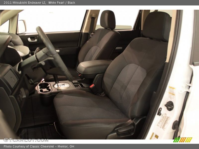 White Pearl / Black 2011 Mitsubishi Endeavor LS
