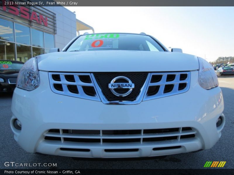 Pearl White / Gray 2013 Nissan Rogue SV