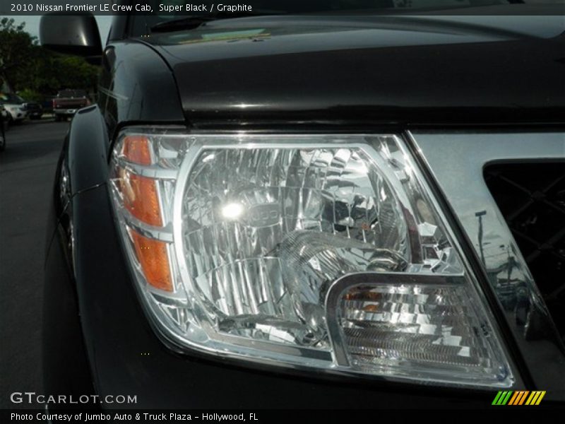 Super Black / Graphite 2010 Nissan Frontier LE Crew Cab