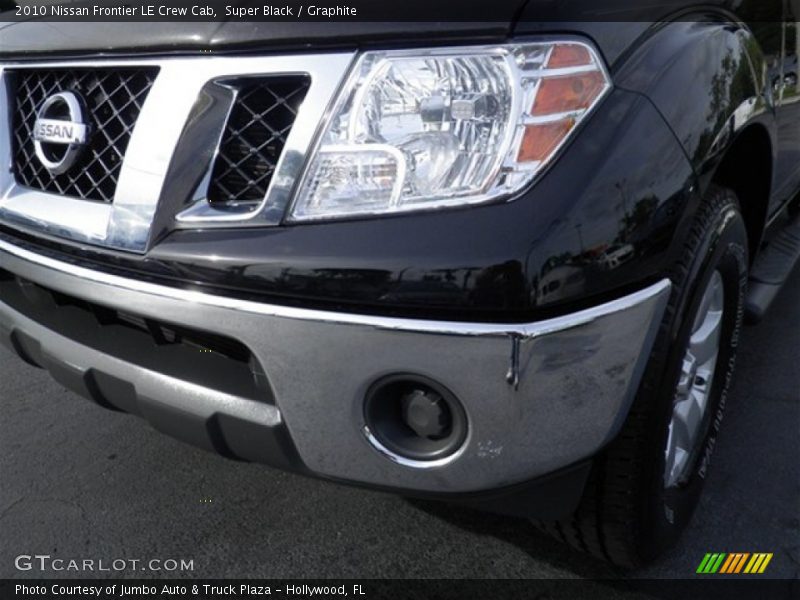 Super Black / Graphite 2010 Nissan Frontier LE Crew Cab
