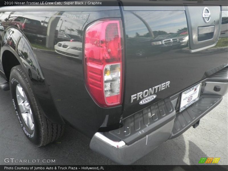 Super Black / Graphite 2010 Nissan Frontier LE Crew Cab