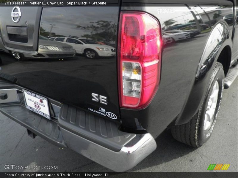 Super Black / Graphite 2010 Nissan Frontier LE Crew Cab