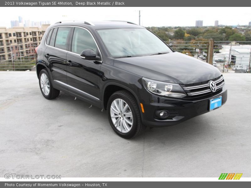 Front 3/4 View of 2013 Tiguan SE 4Motion
