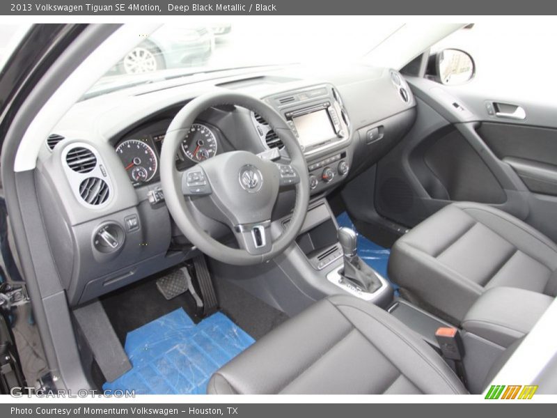  2013 Tiguan SE 4Motion Black Interior